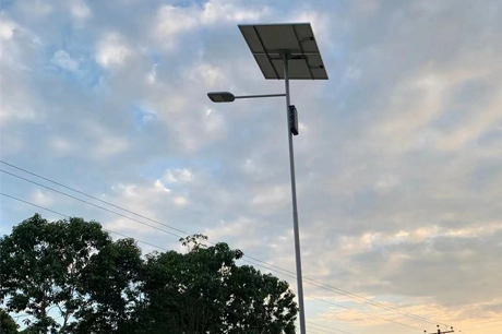 ECUADOR_Solar Light Up an industrial zone