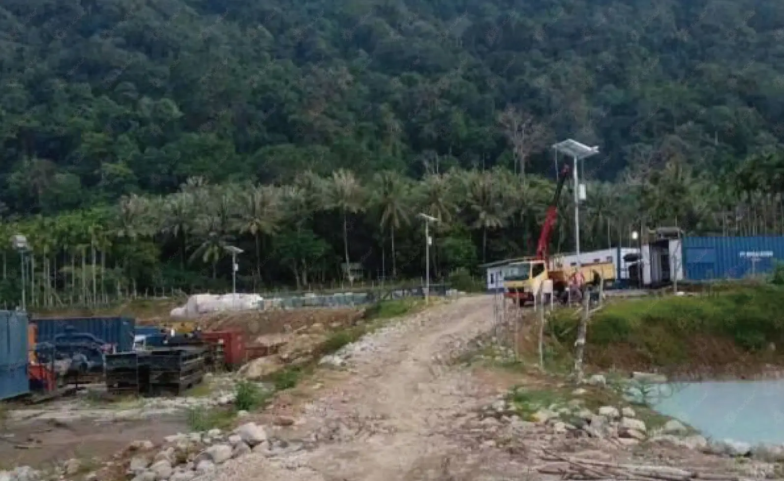 Solar Street Lights in Construction Site on the Island_1