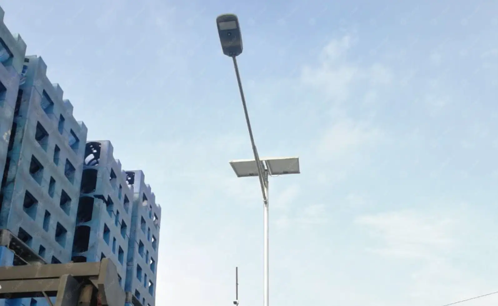 Solar Street Lights in Open Warehouse_2