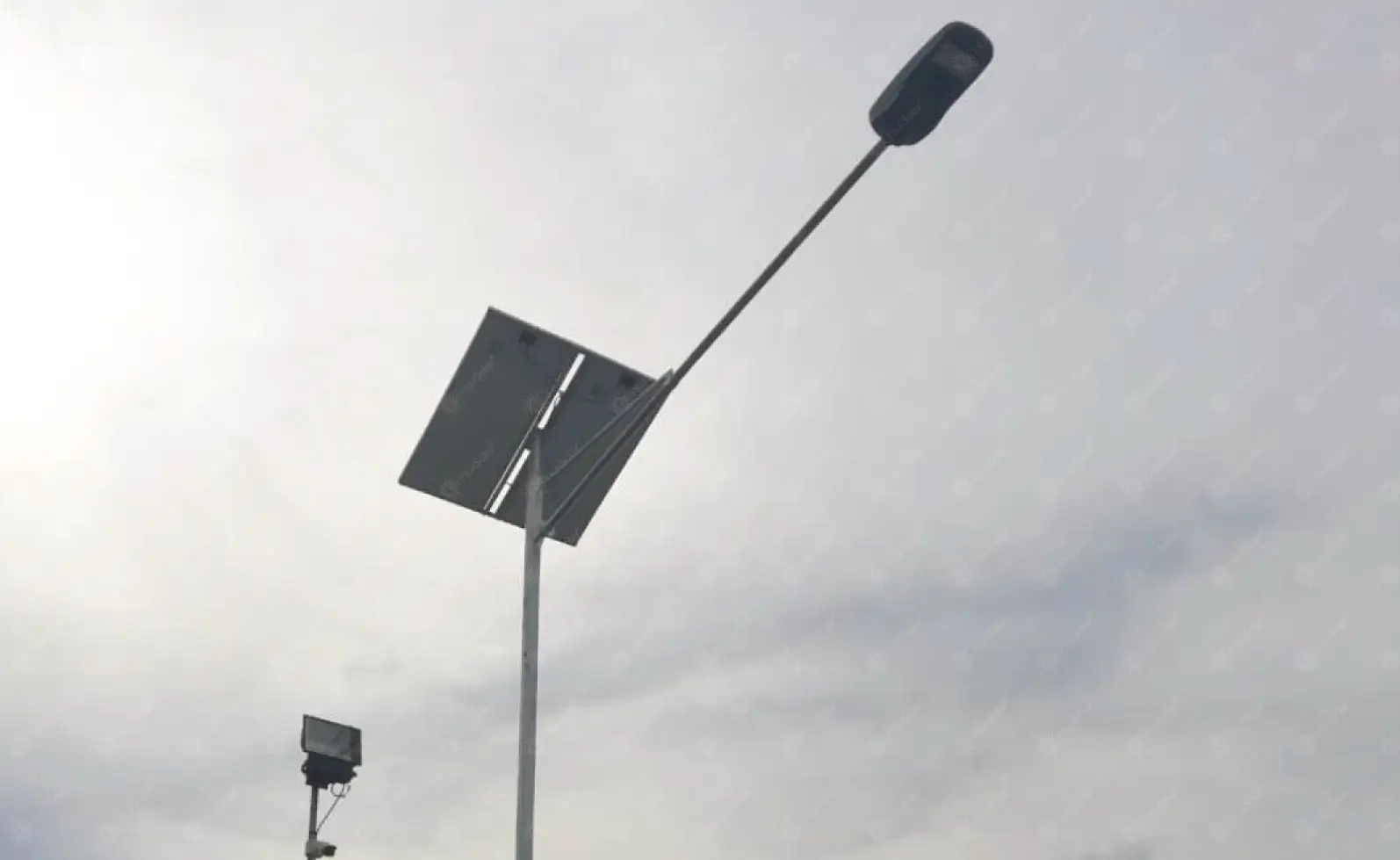 Solar Street Lights in Open Warehouse_5