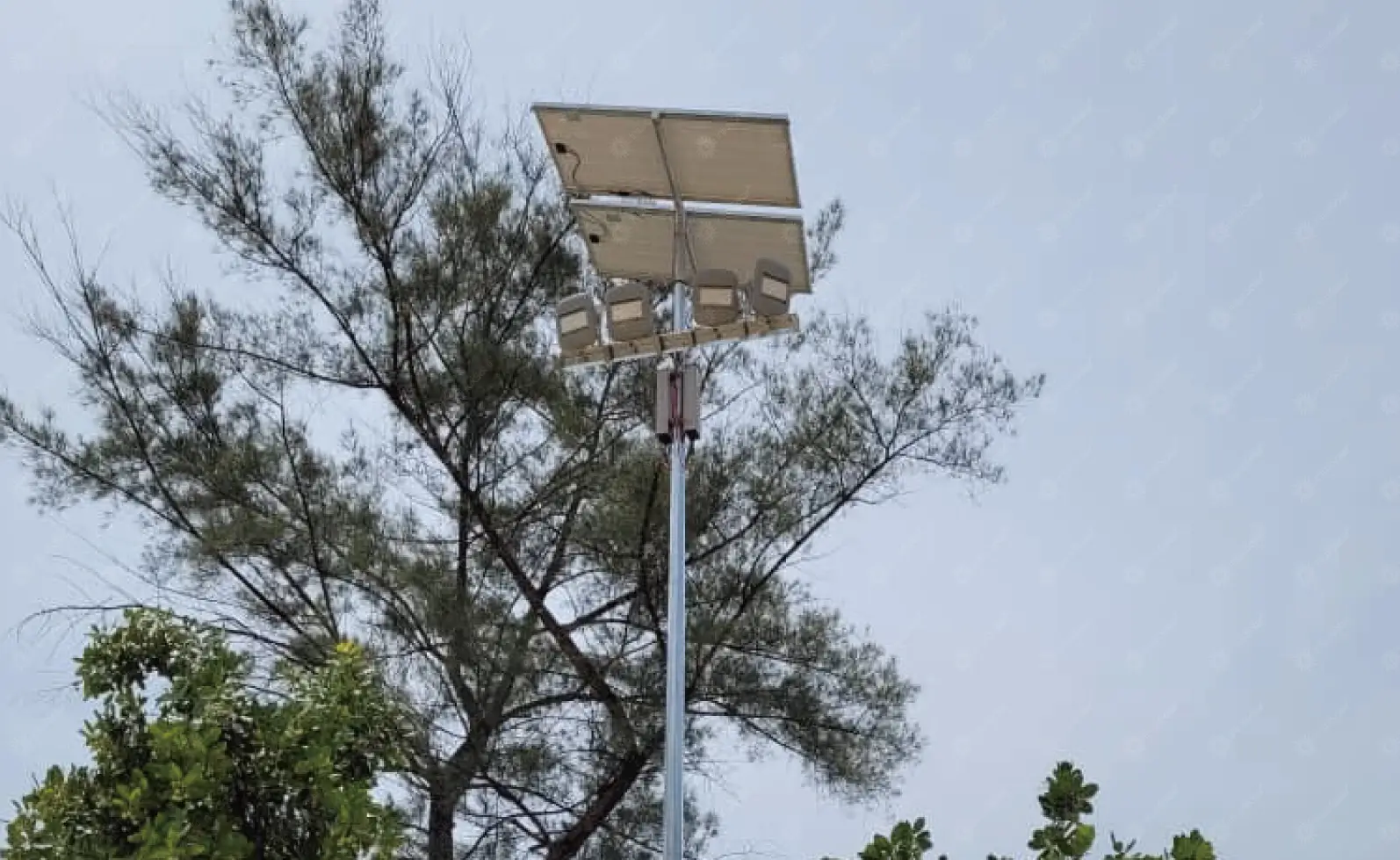 Solar lighting in the square_3