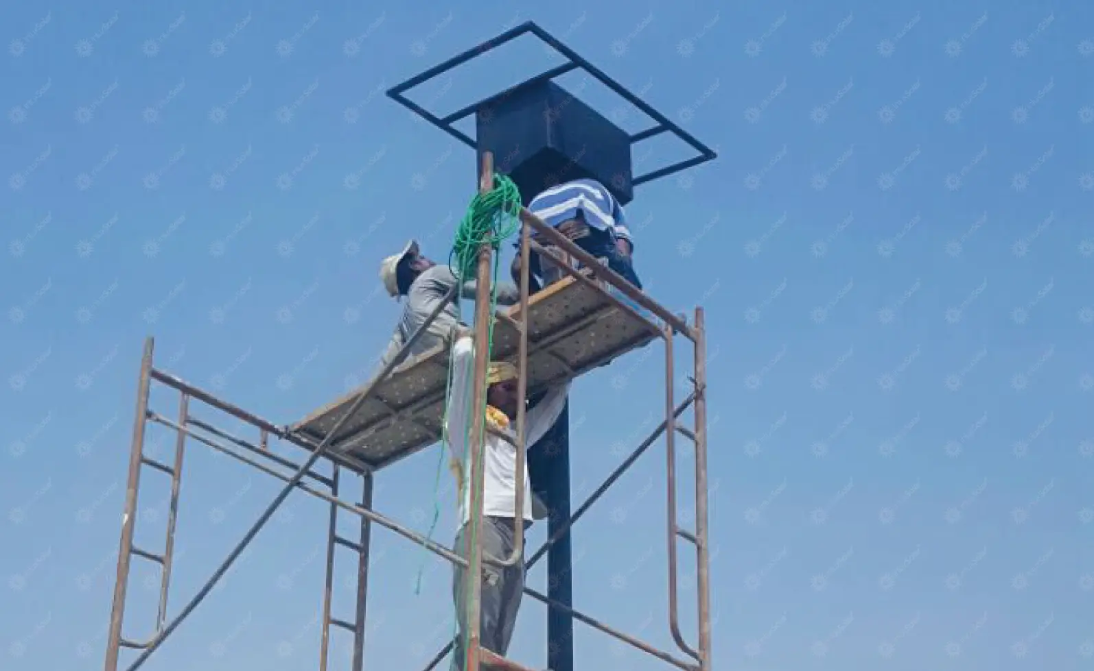 Solar street lighting in front of the town hall_2