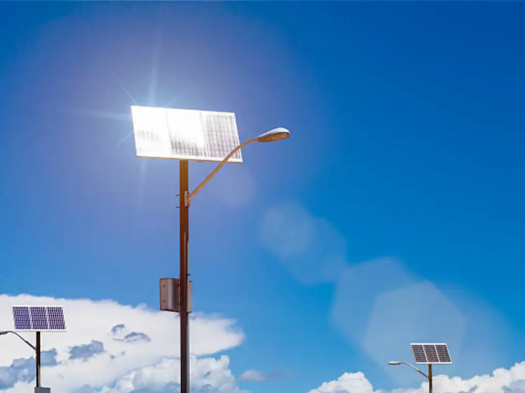 how do solar lights work